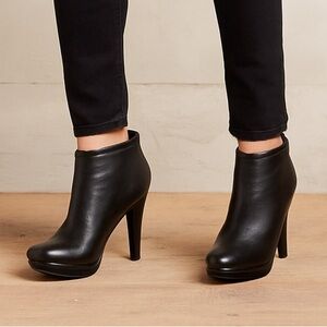 Bottega Veneta Black Leather Ankle Boots